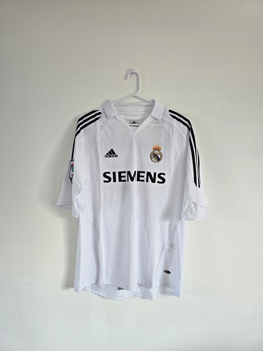 Real madrid 2005/06 Home jersey #9 Ronaldo Nazario Retro