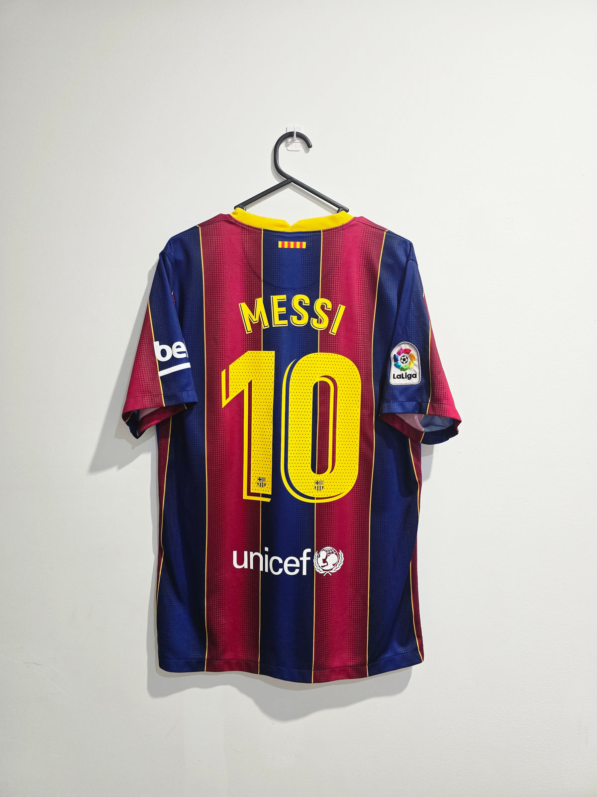 Authentic Barcelona Home Shirt 2020/21 #10 Messi Size: Large Condition:(9.5/10)