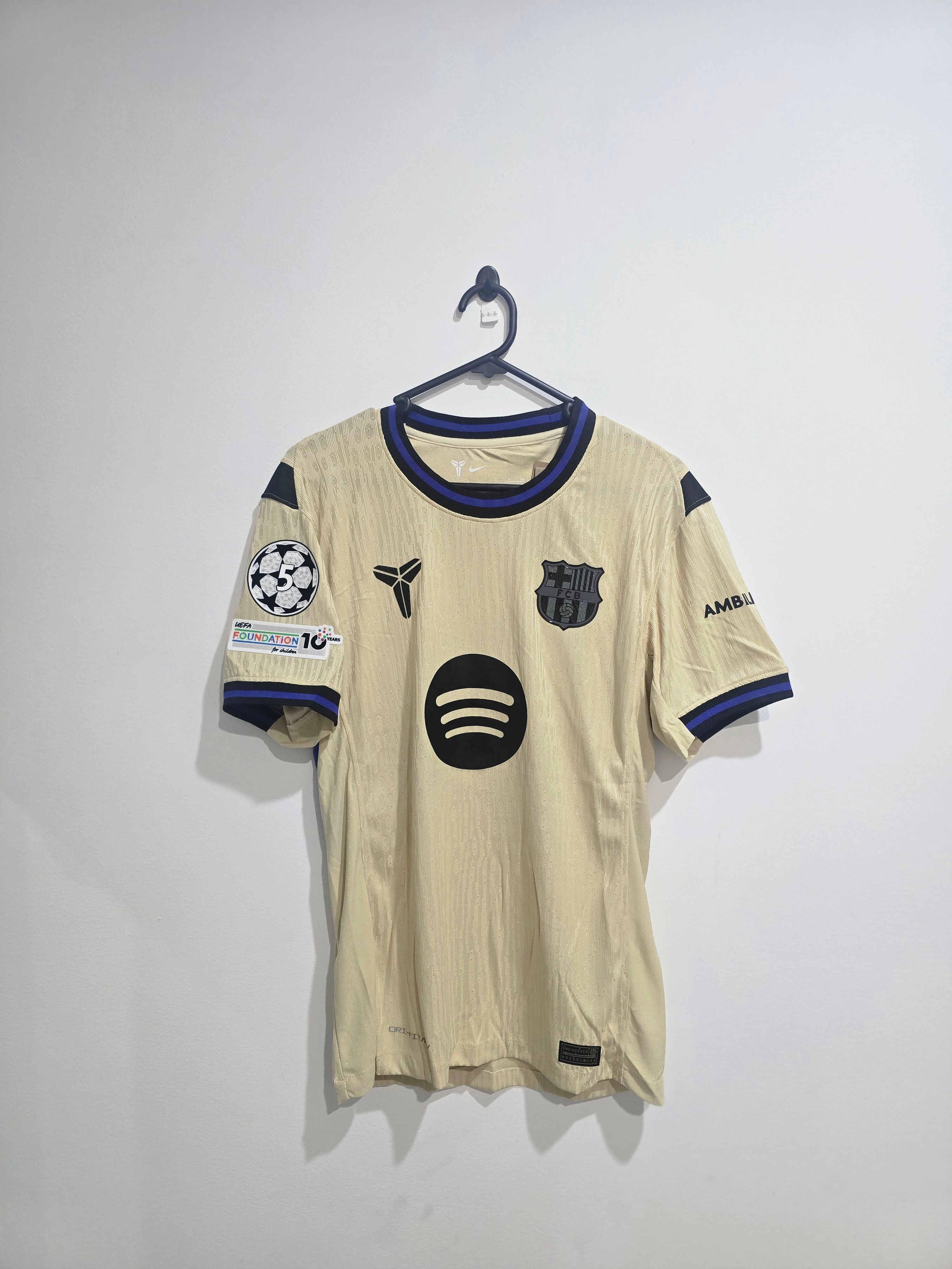 Barcelona 2025/26 Away player edition